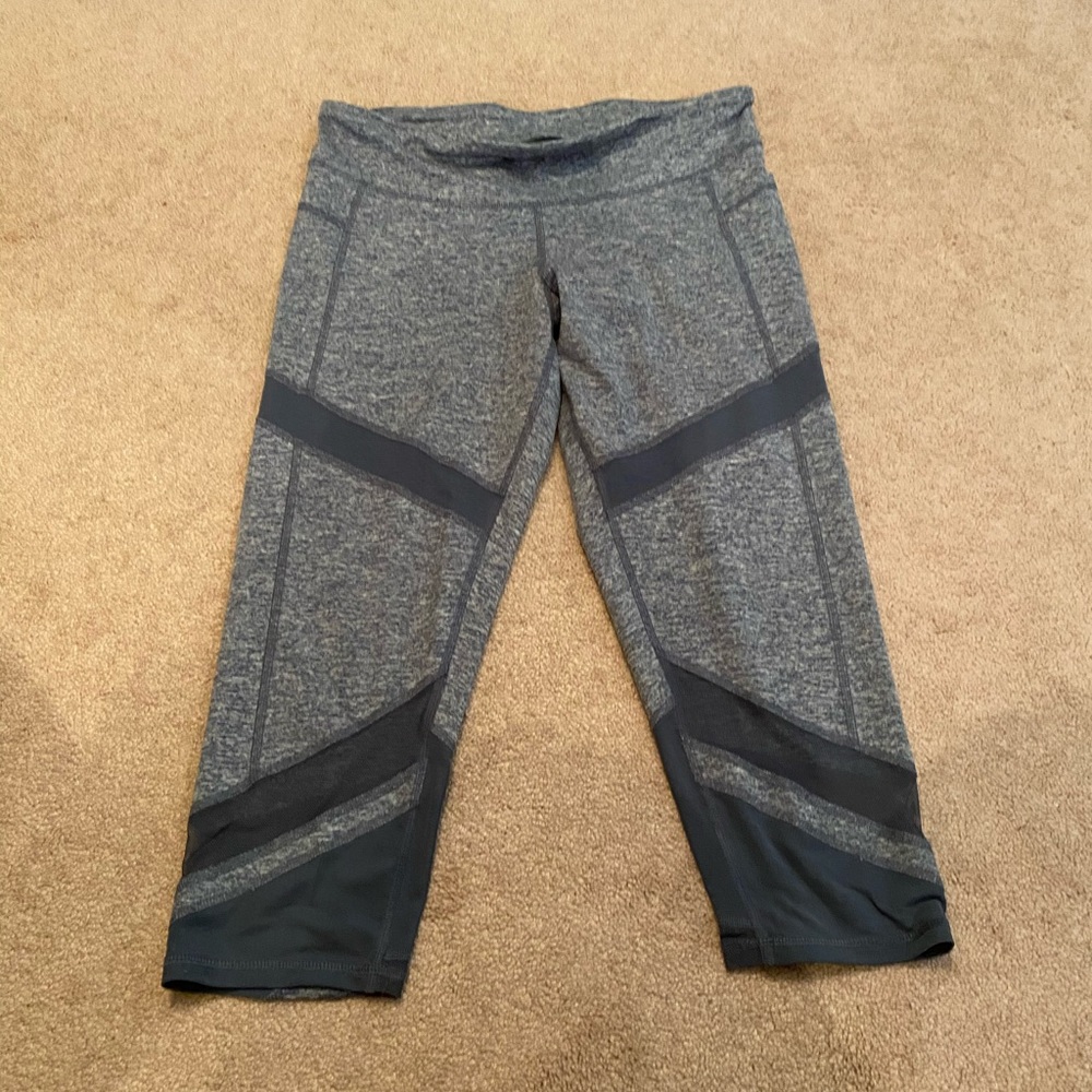 ‼️Low price‼️ Champion Capri leggings